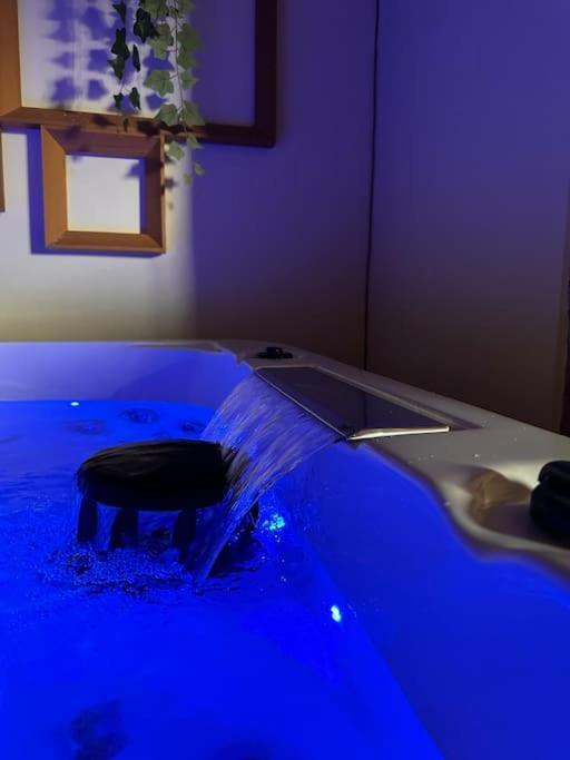 Relax Nella Jacuzzi In Toscana Колле-ди-Валь-д'Эльса Экстерьер фото