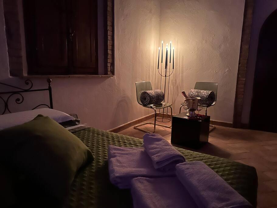 Relax Nella Jacuzzi In Toscana Колле-ди-Валь-д'Эльса Экстерьер фото